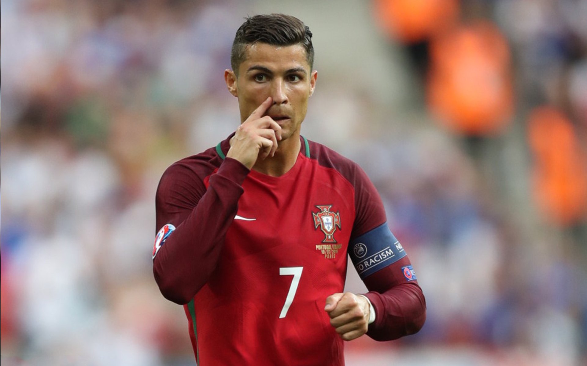 皇家马德里逆转巴塞罗那登顶西甲积分榜