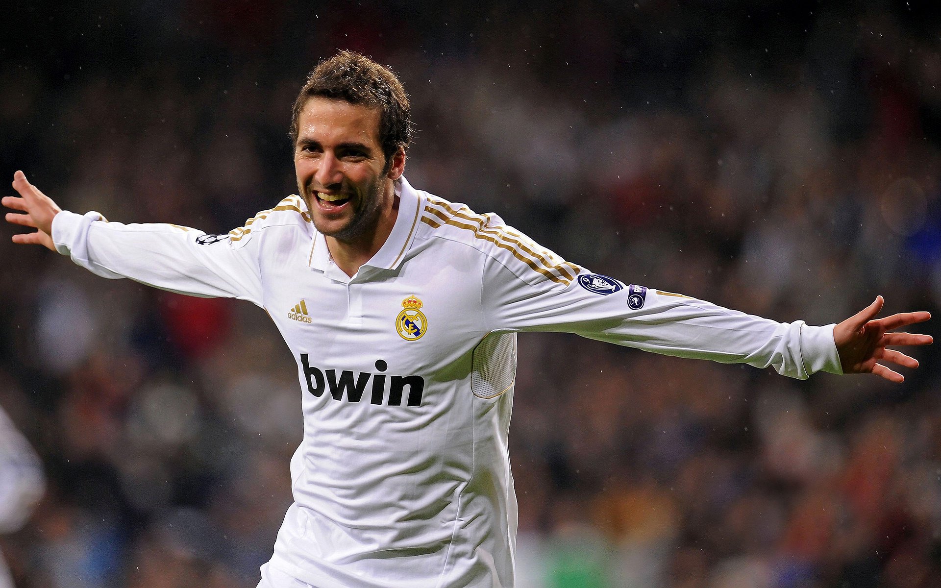 LEJING SPORTS_阿尔卡拉斯逆转德约科维奇 温网新王诞生创历史